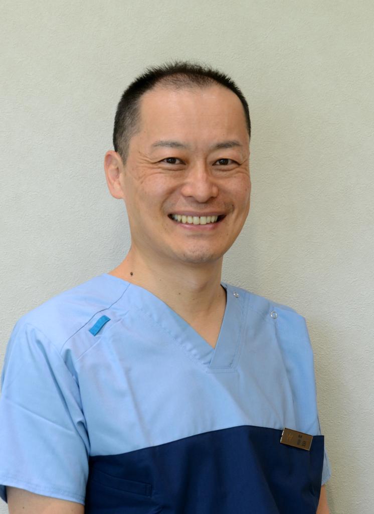 菅田　吉昭(歯科医師)の写真