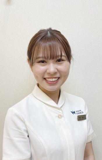 鎌谷　桃子の写真