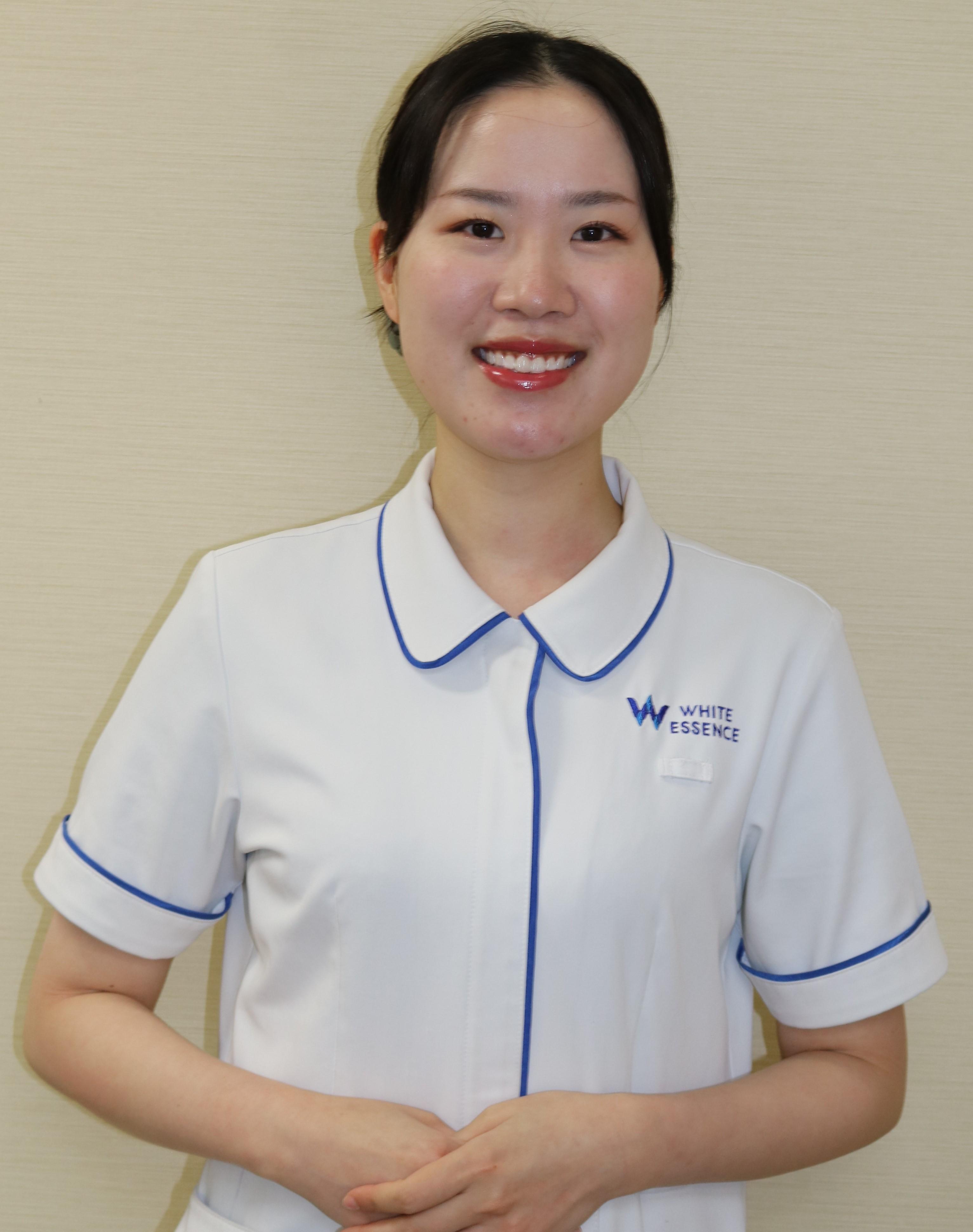 小畑　摩佑子の写真