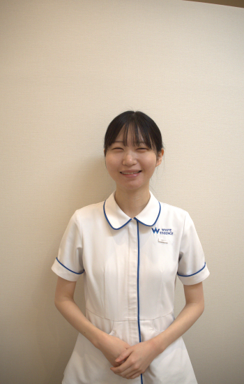 安田　朱那の写真