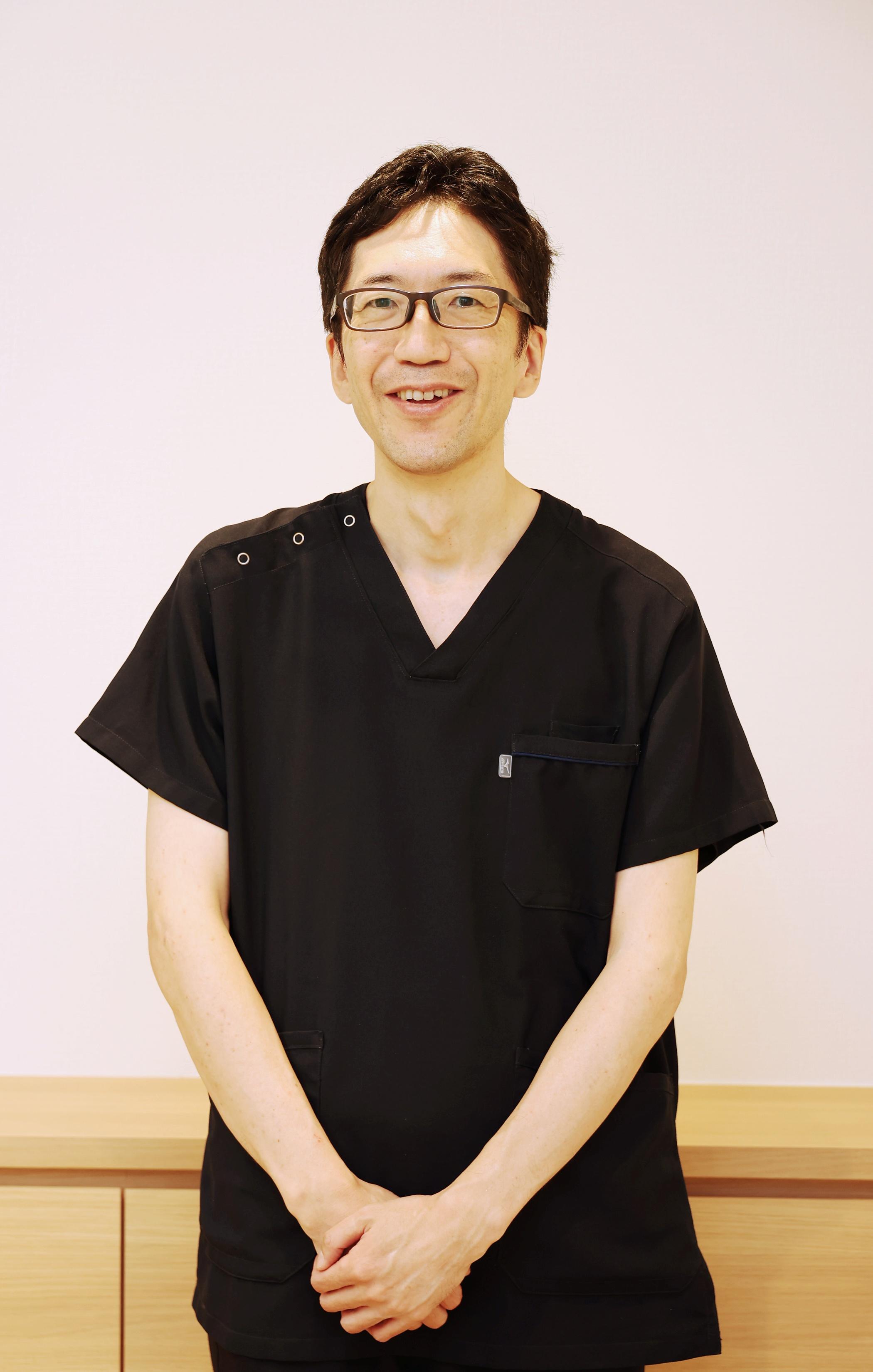 秋本　陽介(歯科医師)の写真